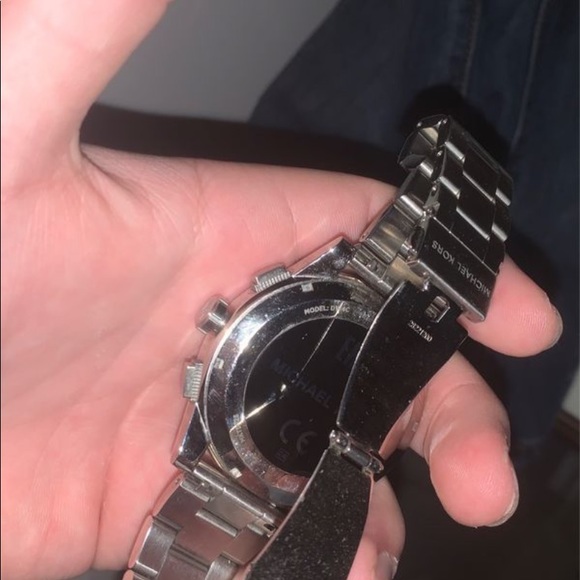 MK access watch - Picture 3 of 3